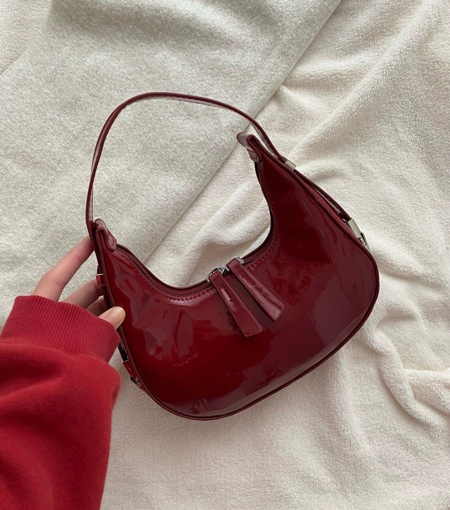 IT girl Viral Moon Bag