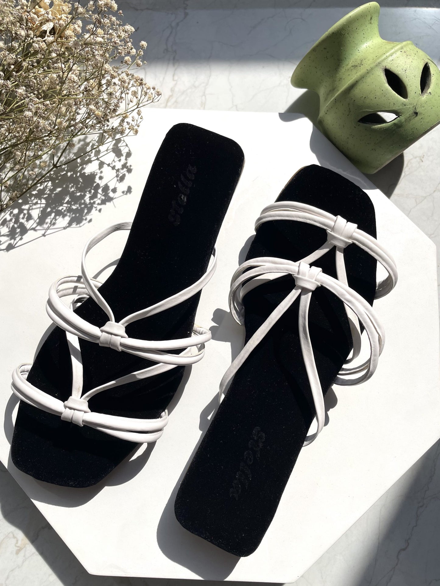 Knotty Design Flats