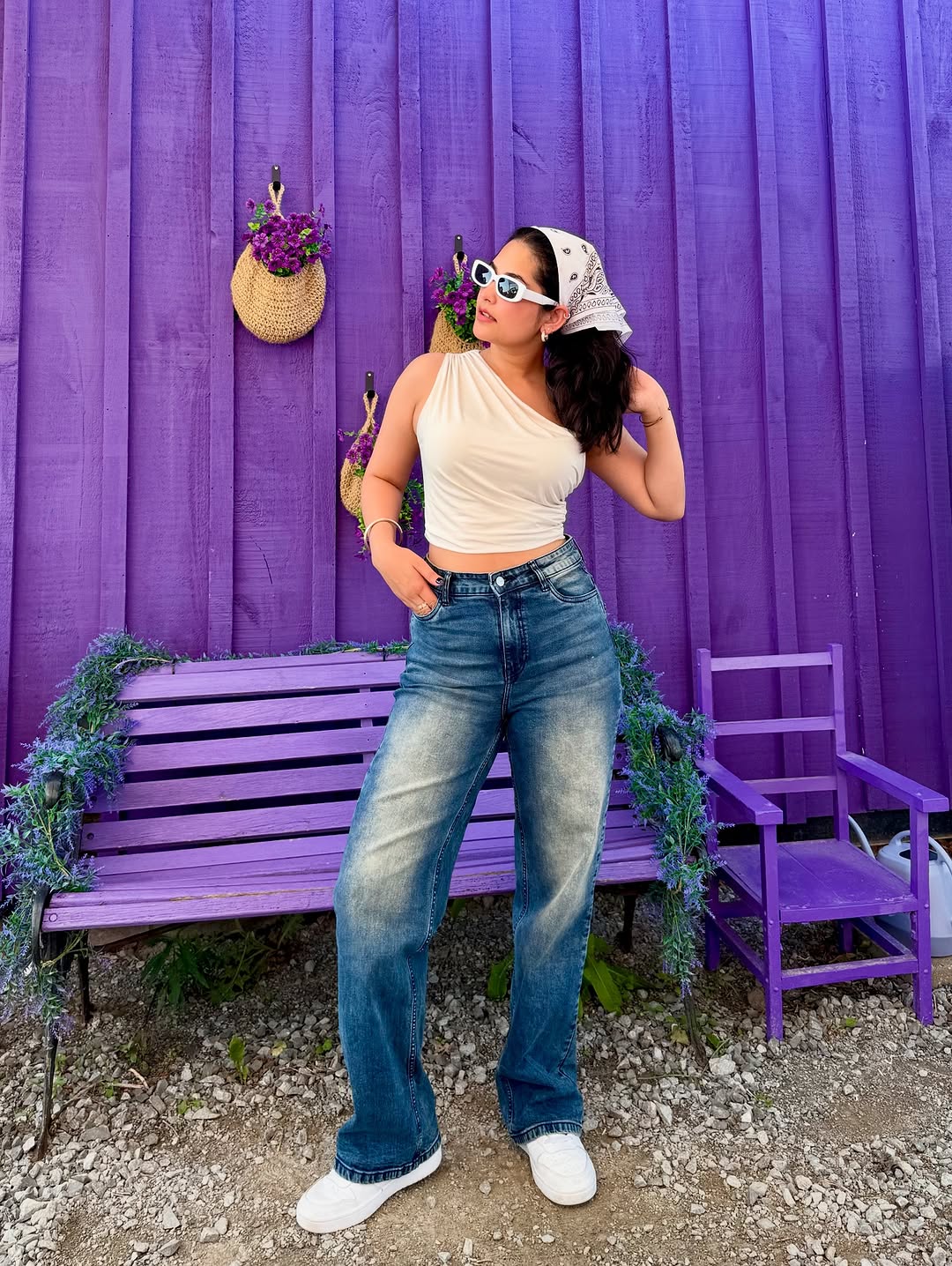 Indigo washed straight denim
