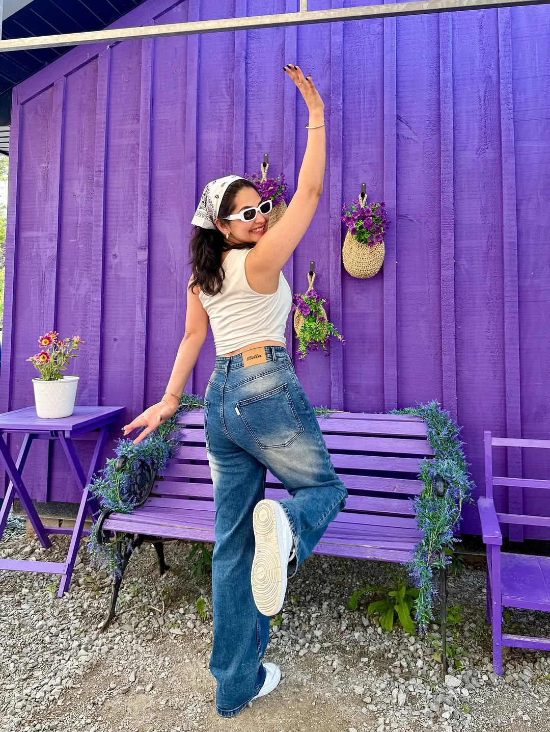 Indigo washed straight denim
