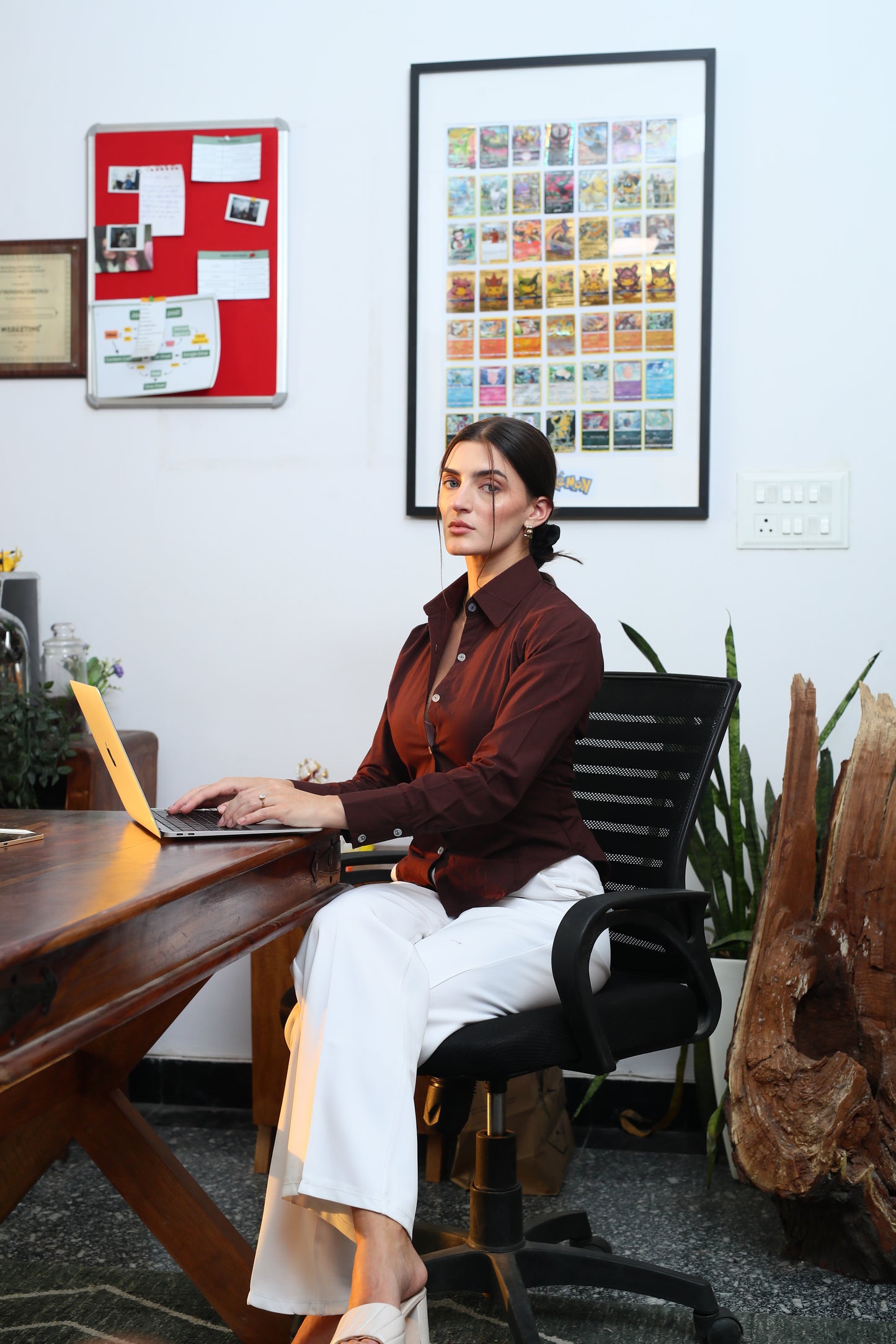 Stella chocolate fitted Shirt (with drawstrings)